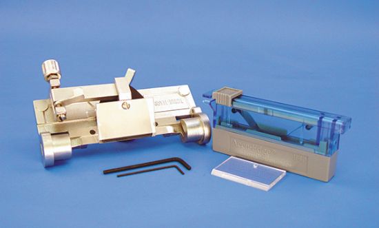 Picture of Tissue-Tek® Accu-Edge® Cryostat Disposable Blade Holders