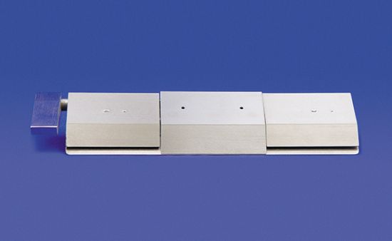 Picture of DISPOSABLE MICROTOME BLADE HOLDER